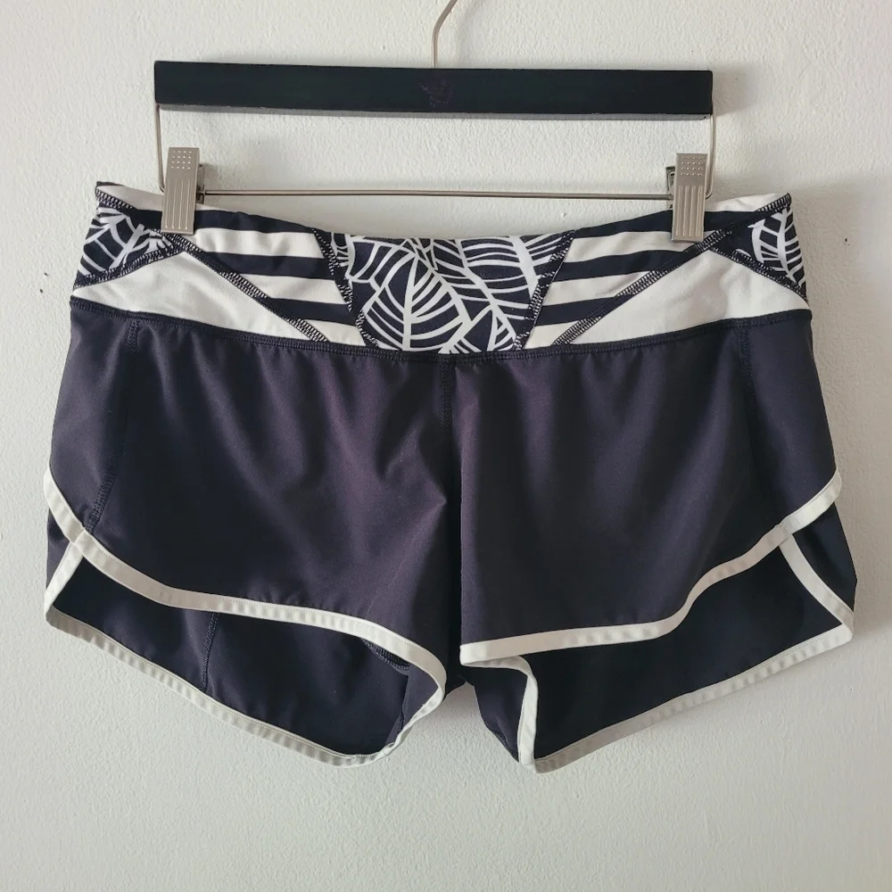 Lululemon Rare Run Speed Short‎ *4-way Stretch Lined Size 8 Black / Angel Wing